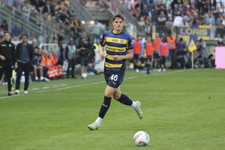 意媒:伯恩茅斯与米兰双雄竞争莱奥尼报价遭拒 帕尔马要价4000万欧