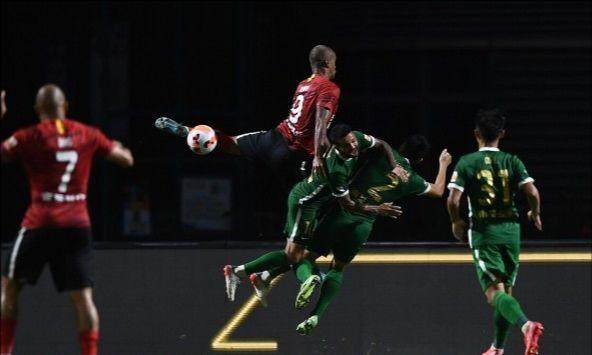 乐鱼体育-【中超】卡兰加破门埃沃洛首球 河南3比1胜10人浙江