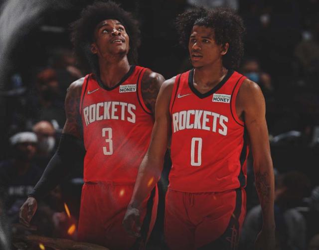 乐鱼体育-格林低迷莫布利闪光 众新秀揭幕战表现各有千秋