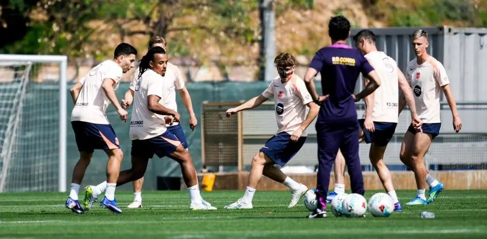 乐鱼体育-世体：弗里克有三方案替代亚马尔，但大概率让费尔明踢边路