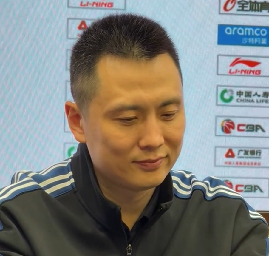乐鱼体育-胜吉林发布会！卢伟点赞全队，目标成为联盟畏惧球队，谈3将伤情